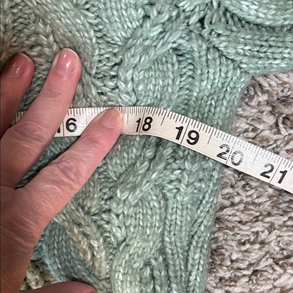 Cable Knit Green Sweater M - Picture 3 of 6